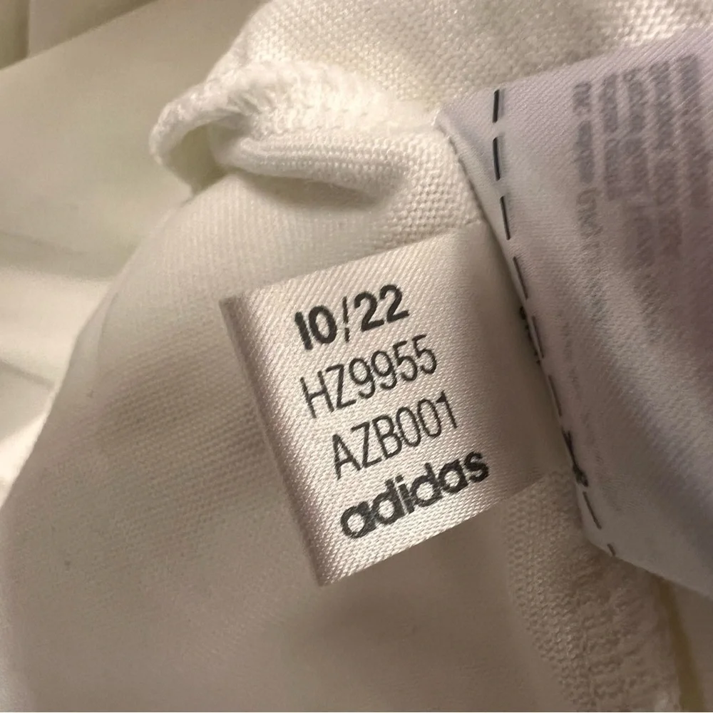 NWOT Adidas Basketball Oversized Long Sleeve Shirt with Mock Neck Size XL